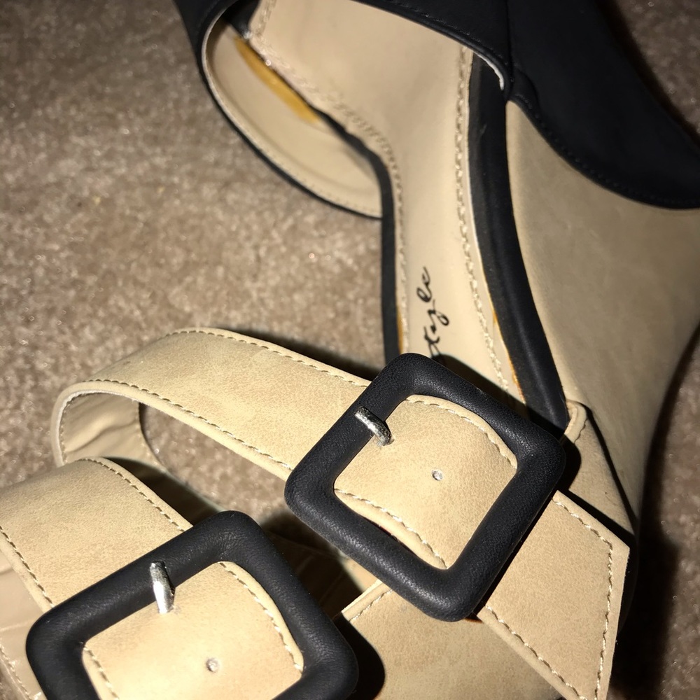 Open Toe Wedge Heel - Picture 4 of 10